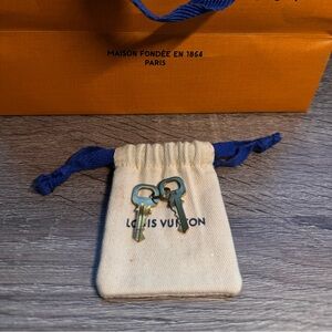 Louis Vuitton Key and dust bag